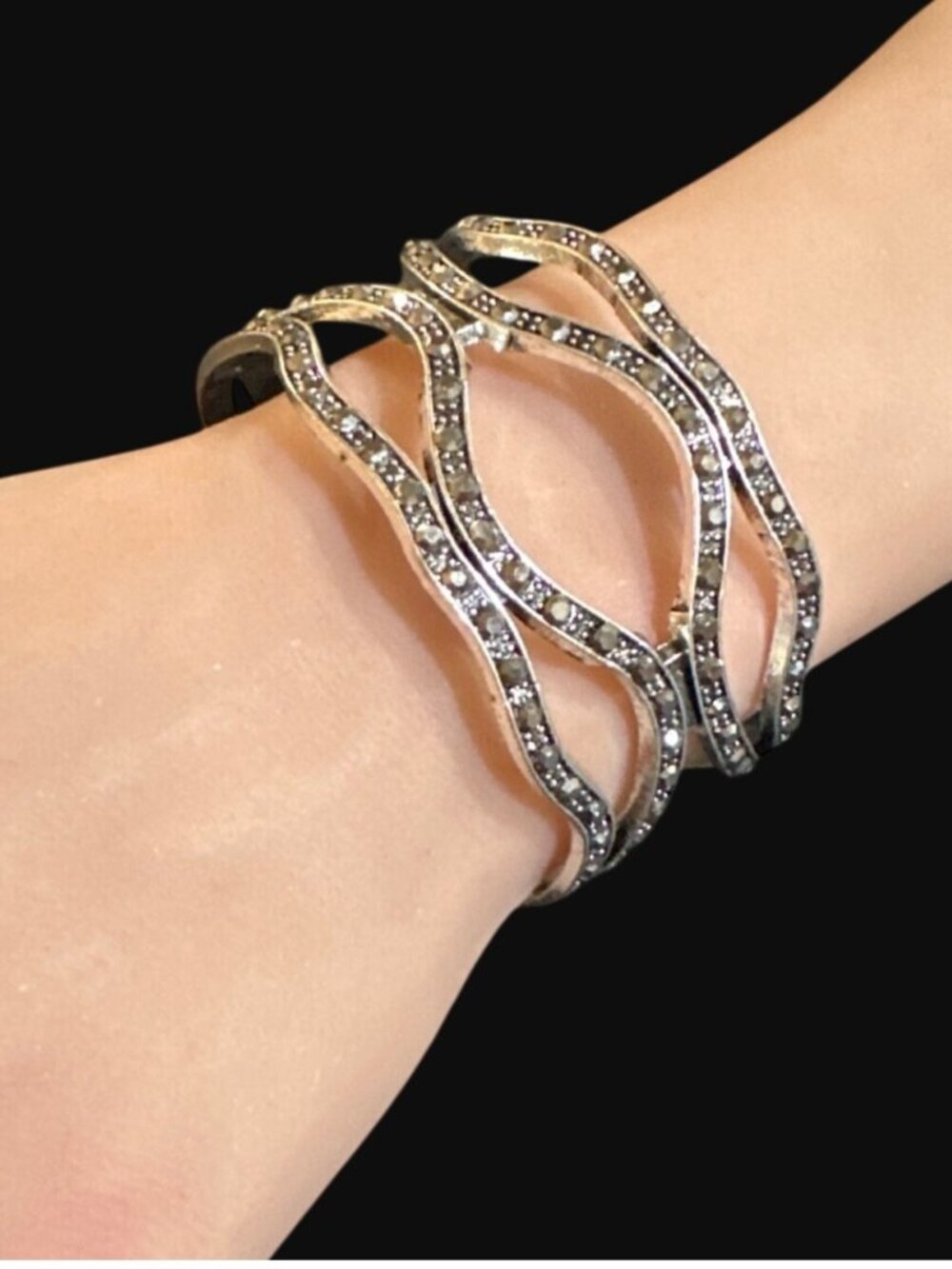 Cuff Bracelet Silver Tone Crystal Like Detail Women's Jewelry Casual Evening